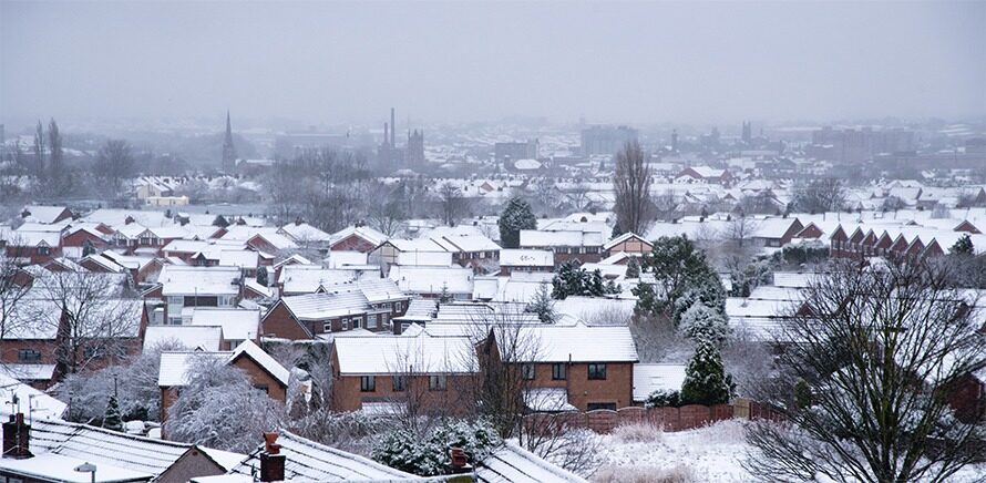 snowy-UK-houses
