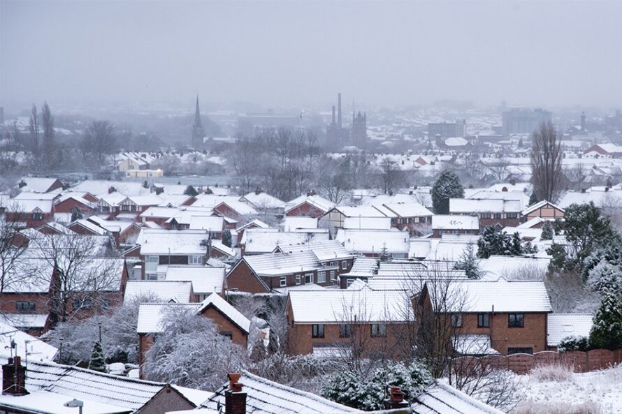 snowy-UK-houses1