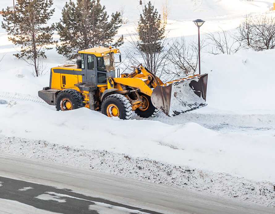 Snow-clearing-Tractor-2